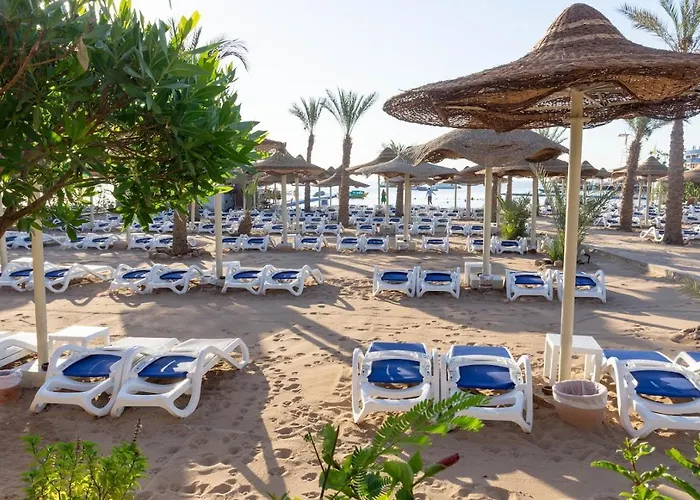 Üdülőközpont Cataract & Aqua Park Naama Bay 4*
